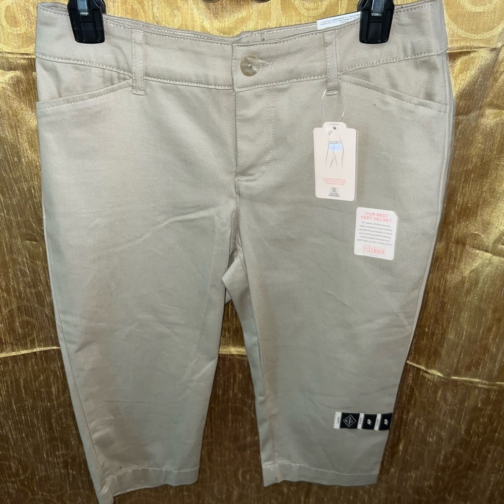 Capris beige new size 4P